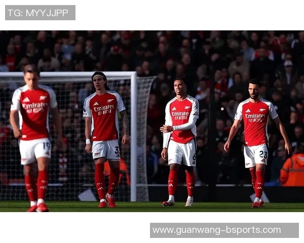 英超积分榜混乱不堪热刺稳居第三曼联与多队同分争夺第七位